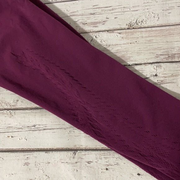 NEW Athleta Warp Knit 7/8 Tight - Picture 10 of 10